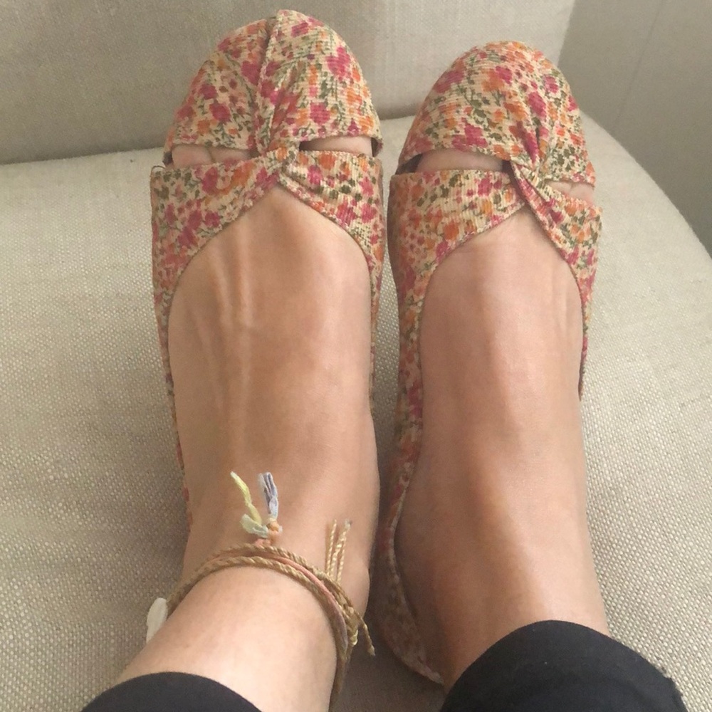 Flat shoes
